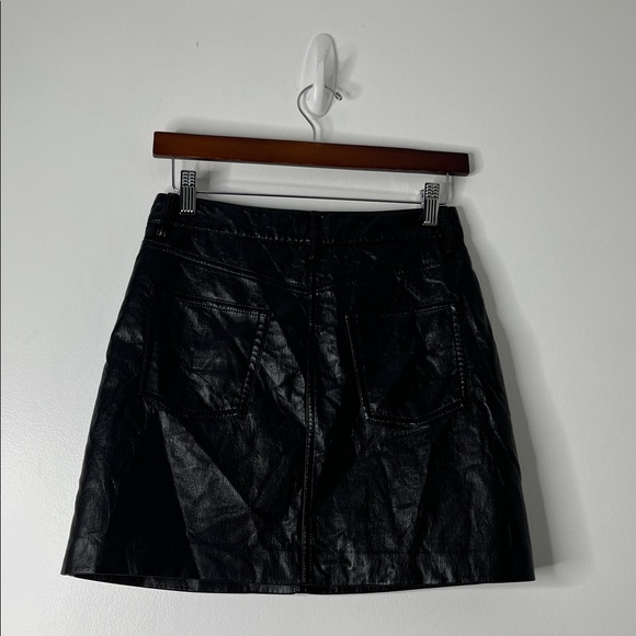 Wilfred Black Faux Leather Mini Skirt Sz 6 - Picture 4 of 7